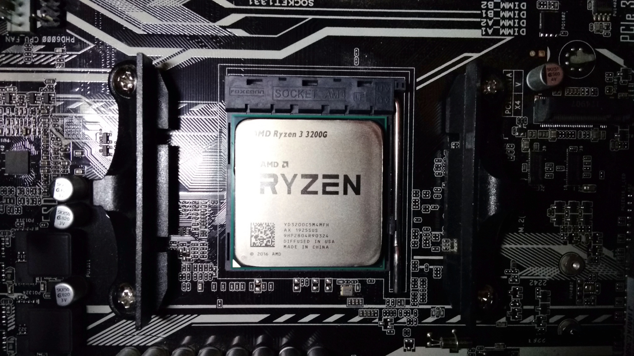 5 5600 сокет. Ryzen 3 3200g. Процессор AMD 3 3200g. Процессор AMD Ryzen 3. AMD Ryzen 3 Pro 1200.