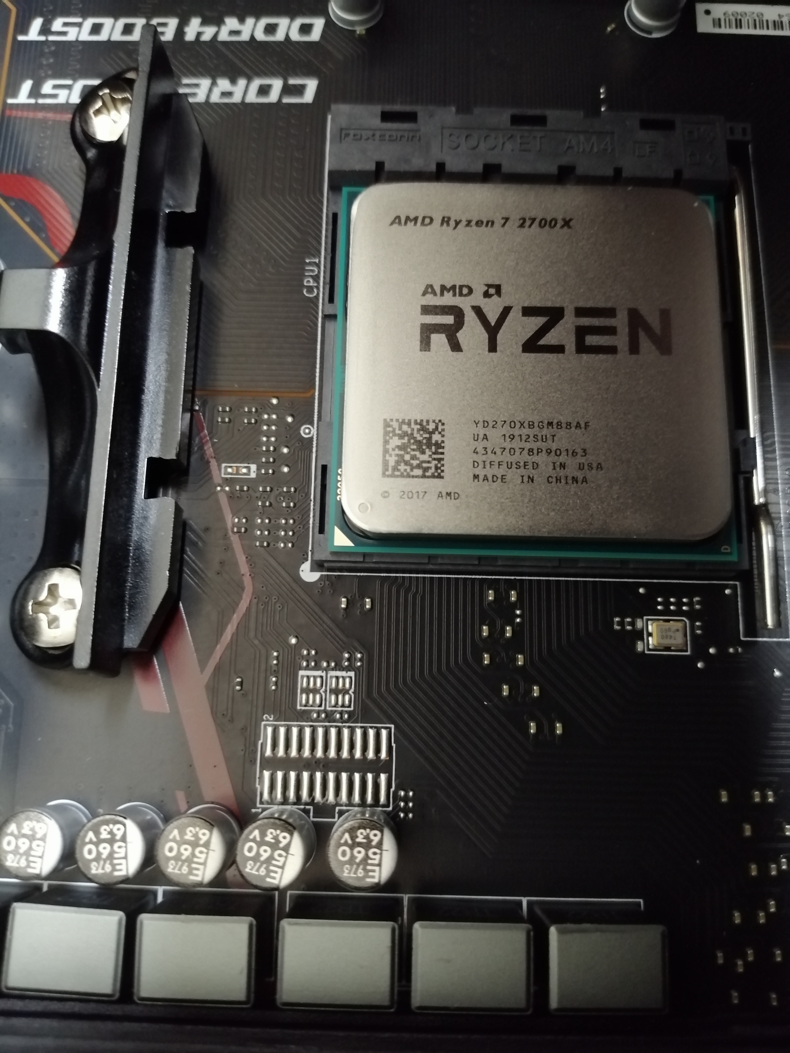 Райзен какой сокет. Ryzen 7 2700x. AMD 7 2700. АМД райзер 7 2700. Процессор AMD Ryzen 7 2700x Box.