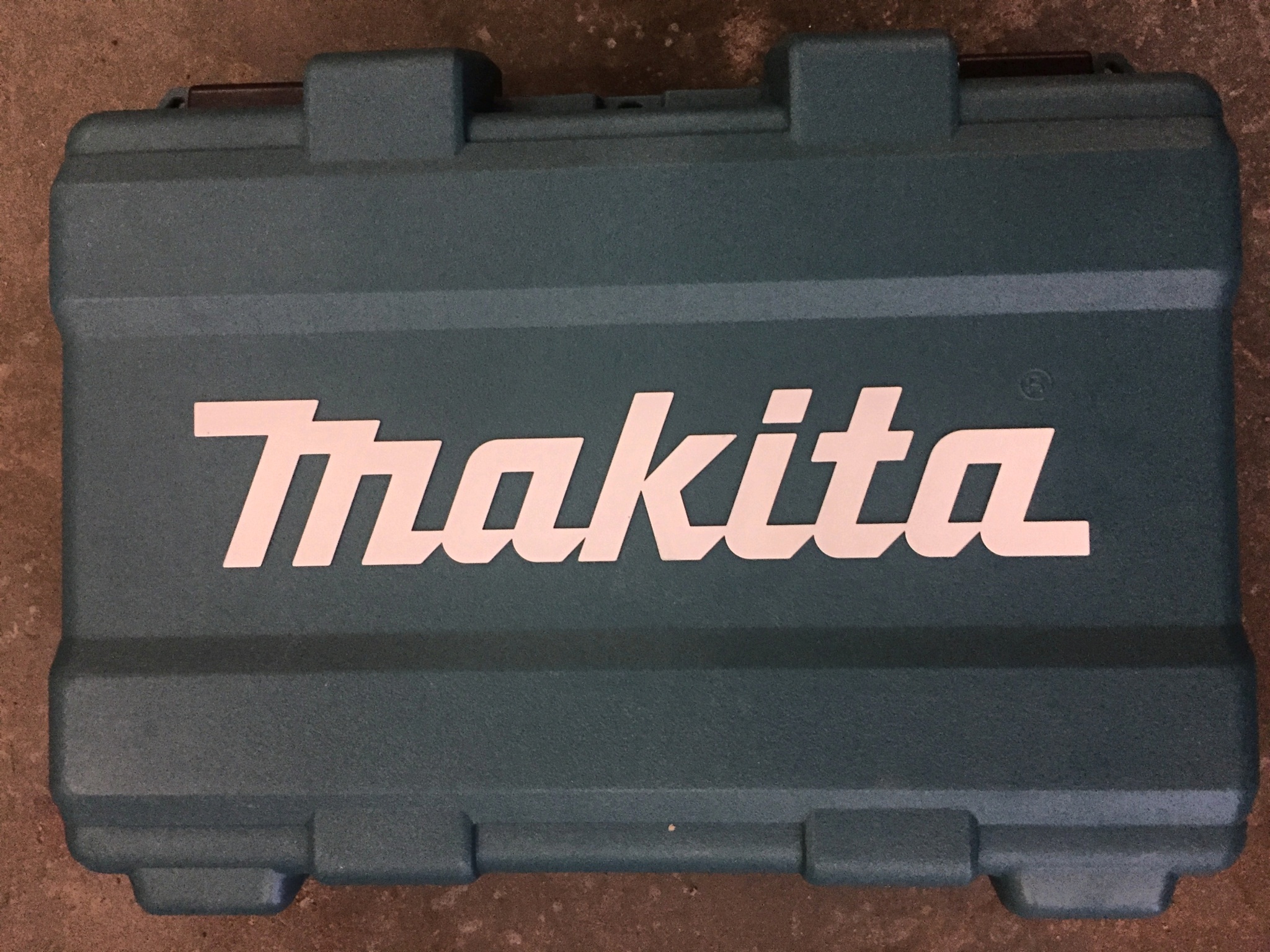 Makita df347dwex8. Кейс для шуруповерта.