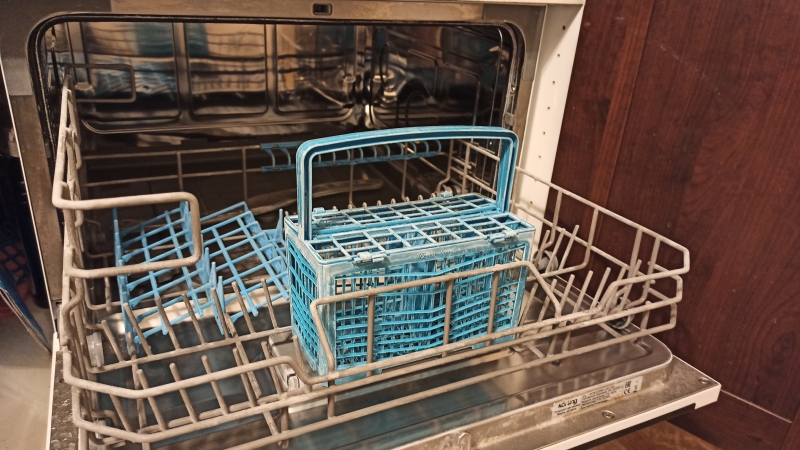 Обзор на посудомоечную машину настольную KORTING KDF 2050 W - изображение 10
