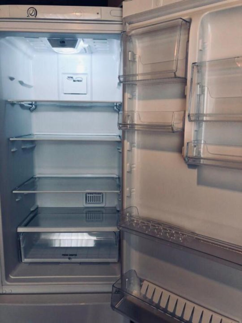 Холодильник Хотпоинт Аристон hf4180s