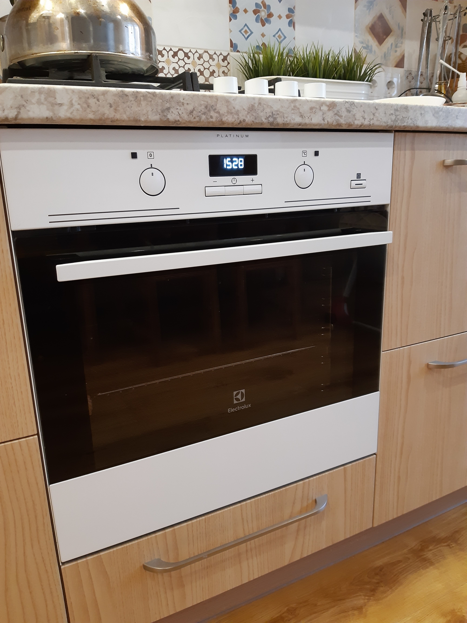 Электрический духовой шкаф Electrolux EOB 93434 AK