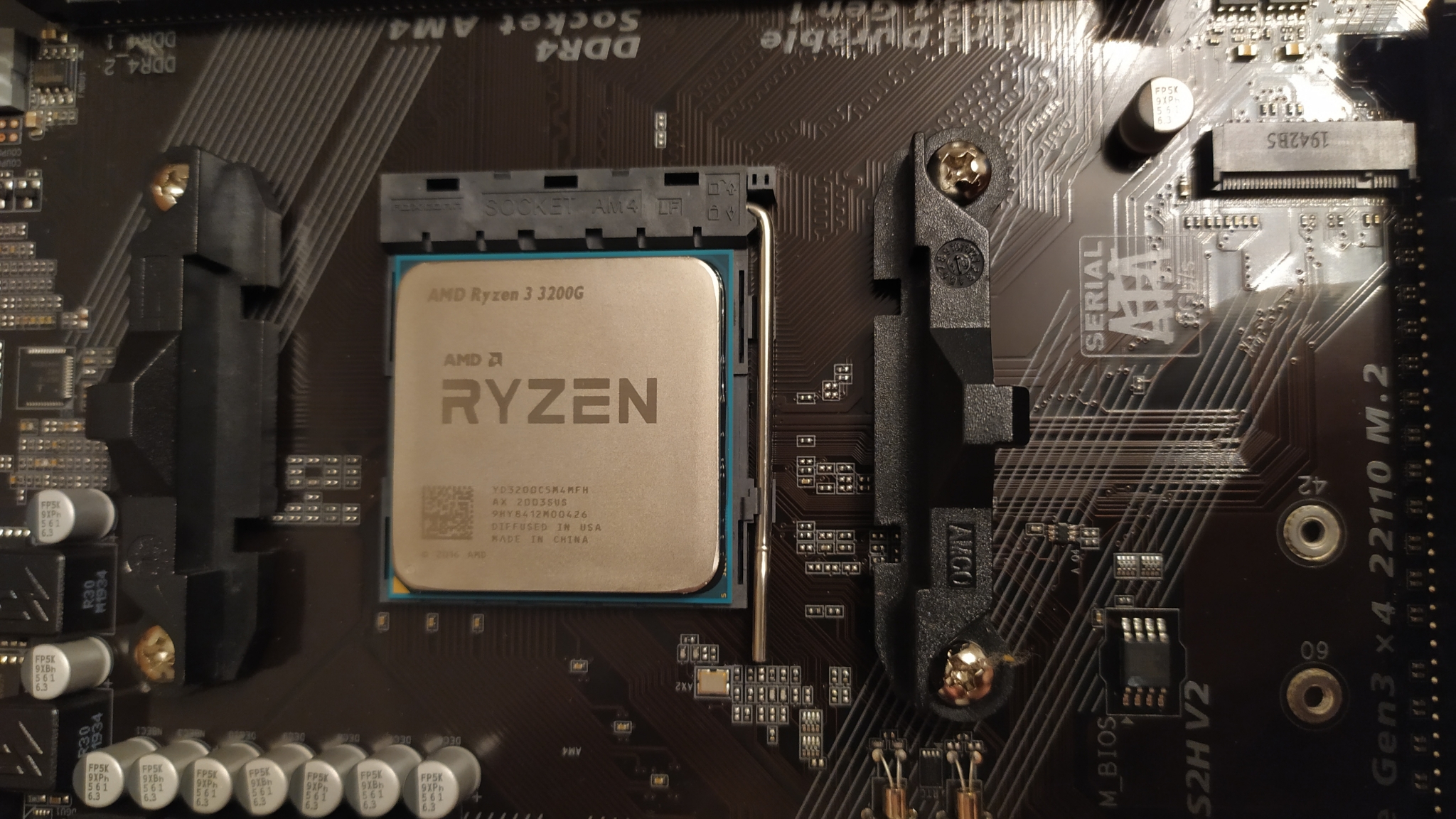 Amd ryzen 5600 материнская плата. Процессор AMD 3 3200g. Ryzen 3 3200. Процессор AMD Ryzen 3 3200g am4. AMD Ryzen 3 Pro 3200g.