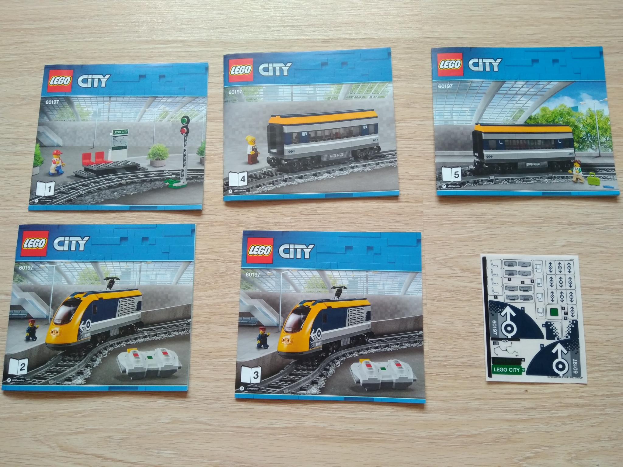 Обзор от покупателя на Конструктор LEGO® City Trains 60197 Пассажирский  поезд — интернет-магазин ОНЛАЙН ТРЕЙД.РУ