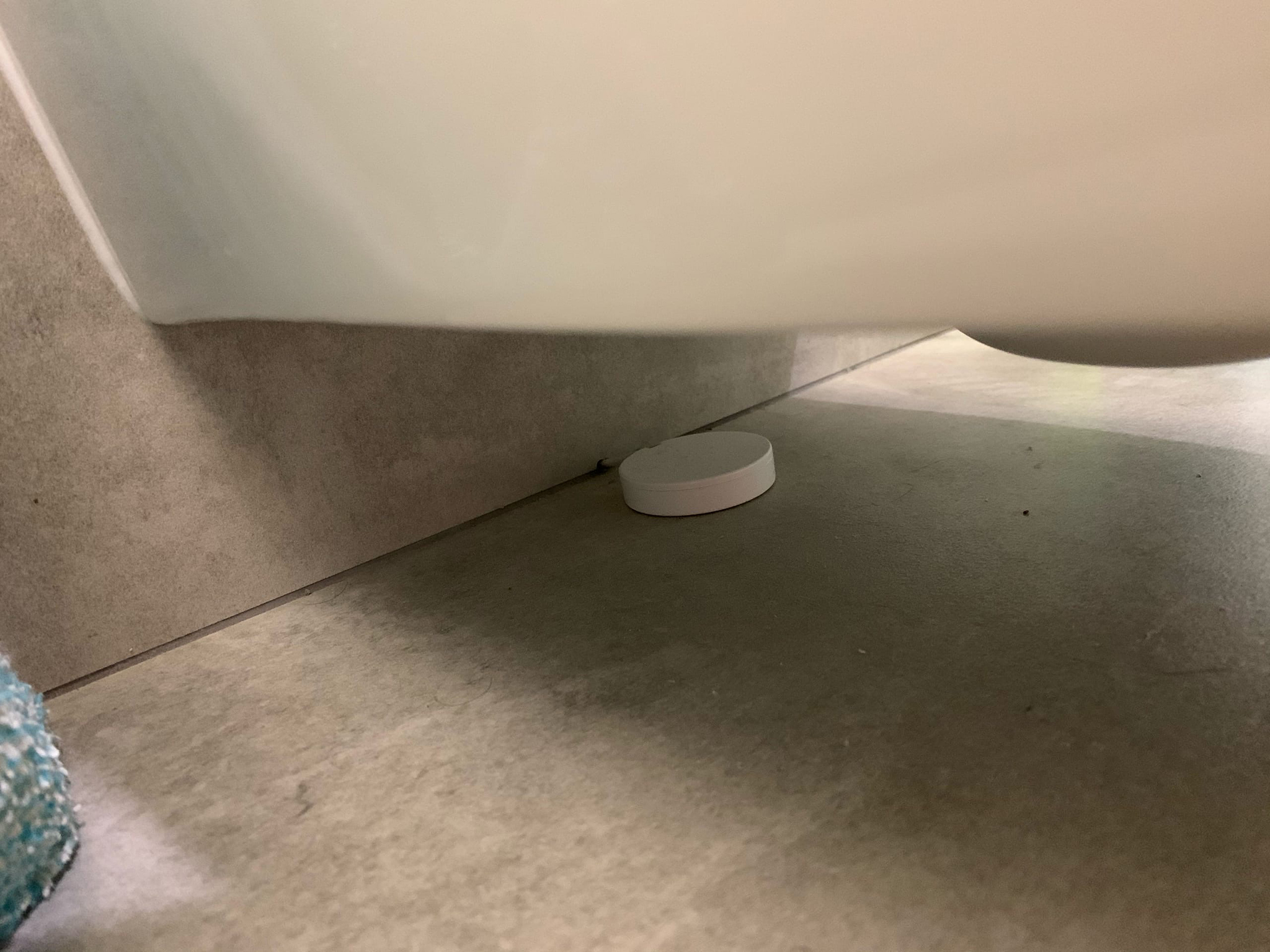 трап для датчика протечки воды под плитку. датчик протечки под плиткой.