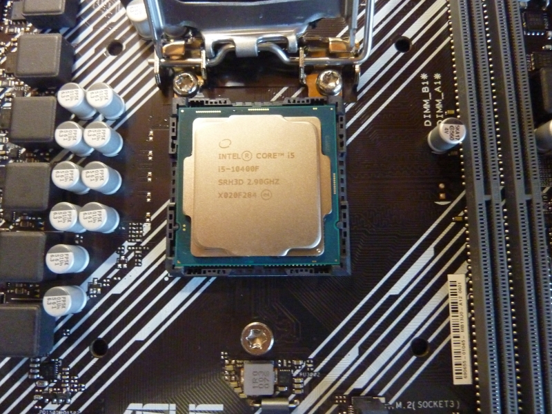 F в процессорах. I5 10400f. Сокет i5 10400f сокет. Процессор Intel Core i5-10400f Box. I5-10400f lga1200.