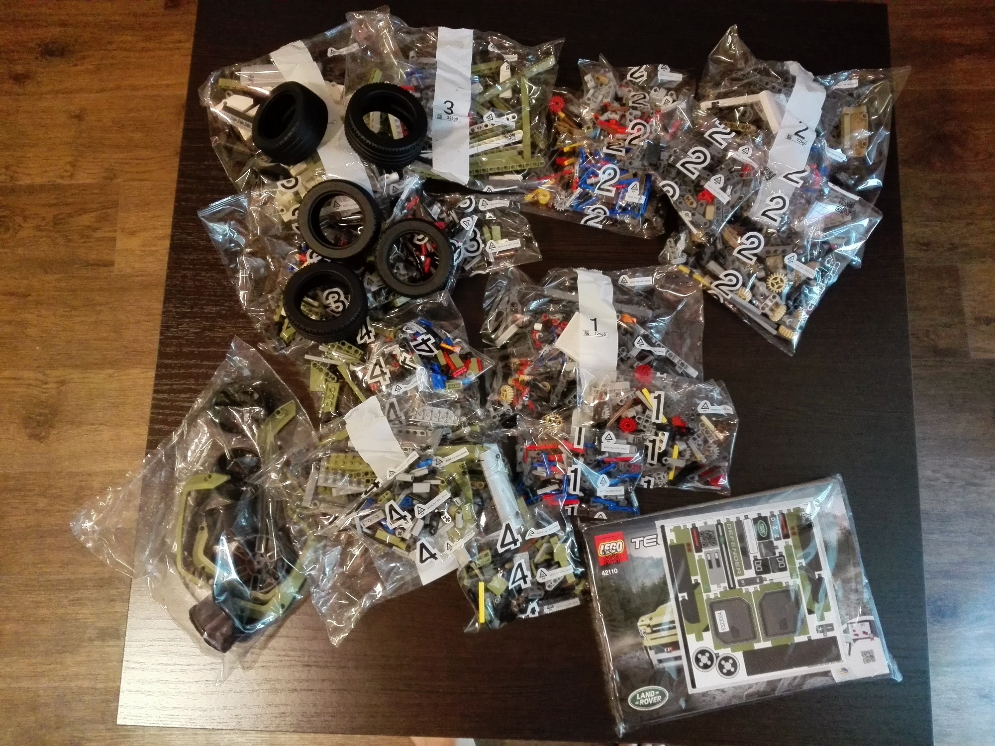 Обзор от покупателя на Конструктор LEGO® Technic™ 42110 Land Rover ...