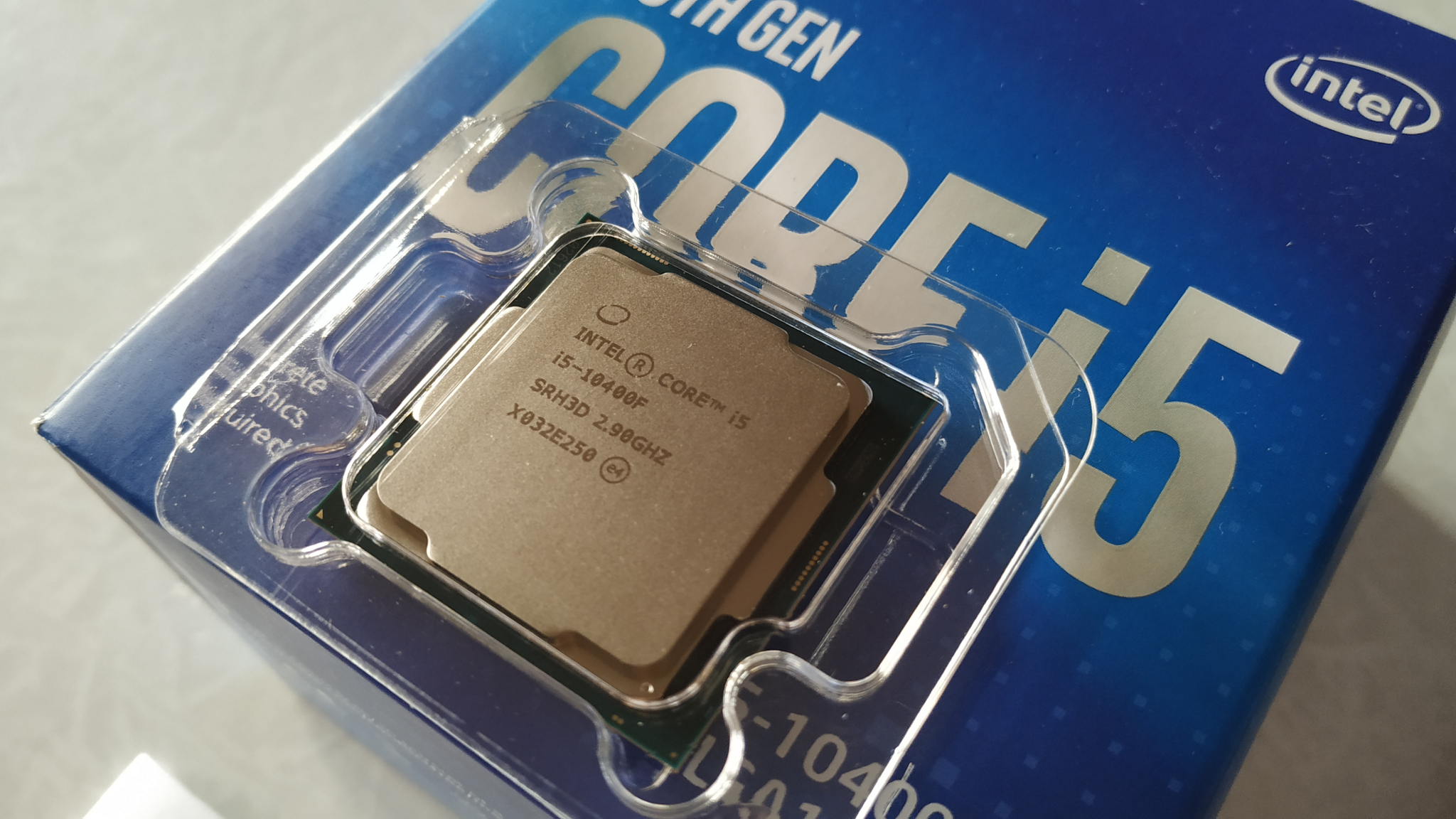 Intel core i5 10400f 2.9 ггц. Процессор Core i5 10400f. Процессор Intel Core i5 10400f, LGA 1200, Box. I5 10400f OEM. Intel Core i5-10400 Box.