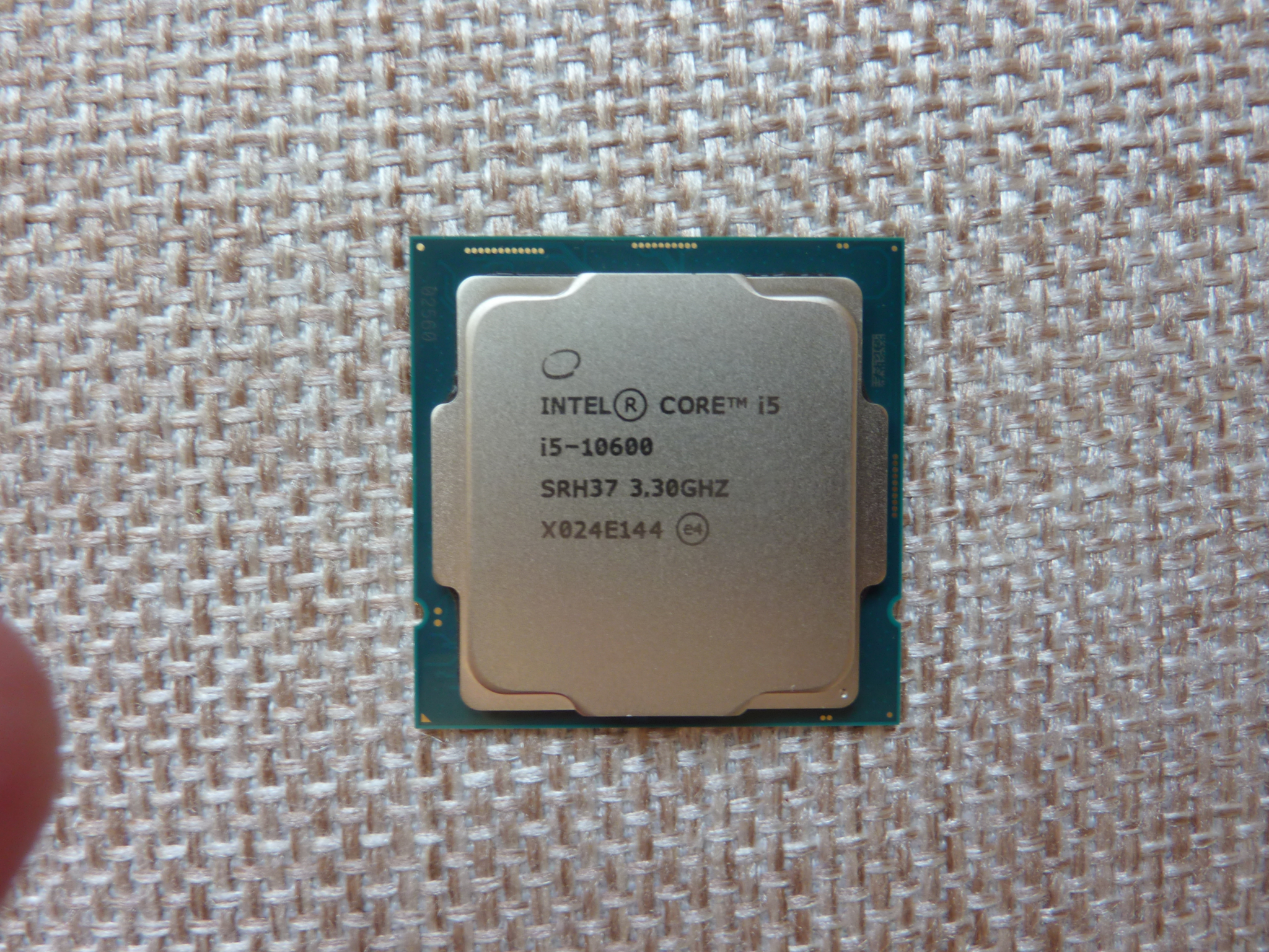 Купить процессор интел 5. Core i5 10600k. Процессор Intel Core i5-10600kf OEM. Процессор Intel Core i5-10400f. Core i5 12600kf.