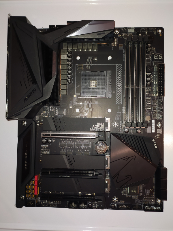 Обзор на Материнская плата GIGABYTE B550 AORUS MASTER (AM4, ATX) - изображение 1