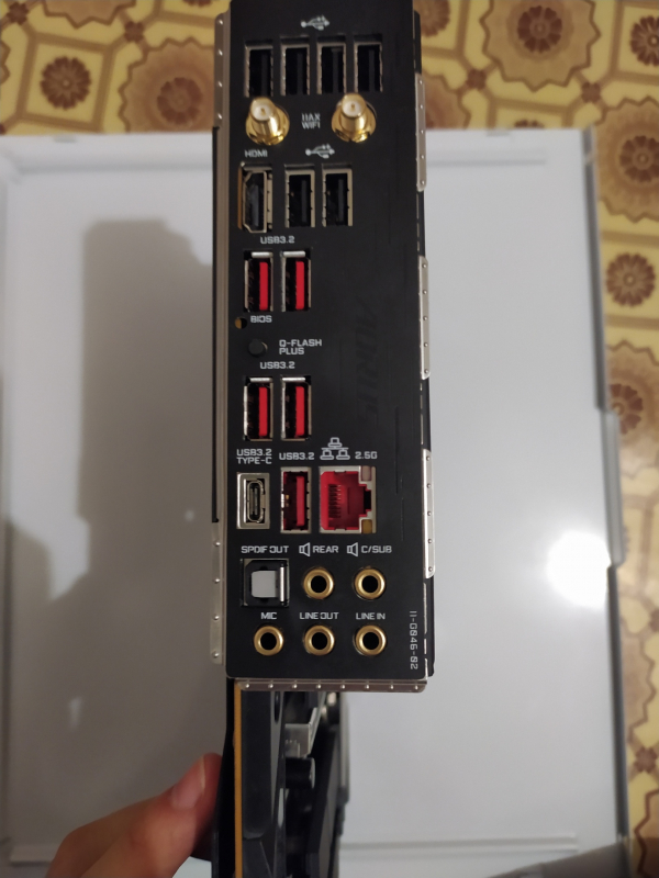 Обзор на Материнская плата GIGABYTE B550 AORUS MASTER (AM4, ATX) - изображение 4