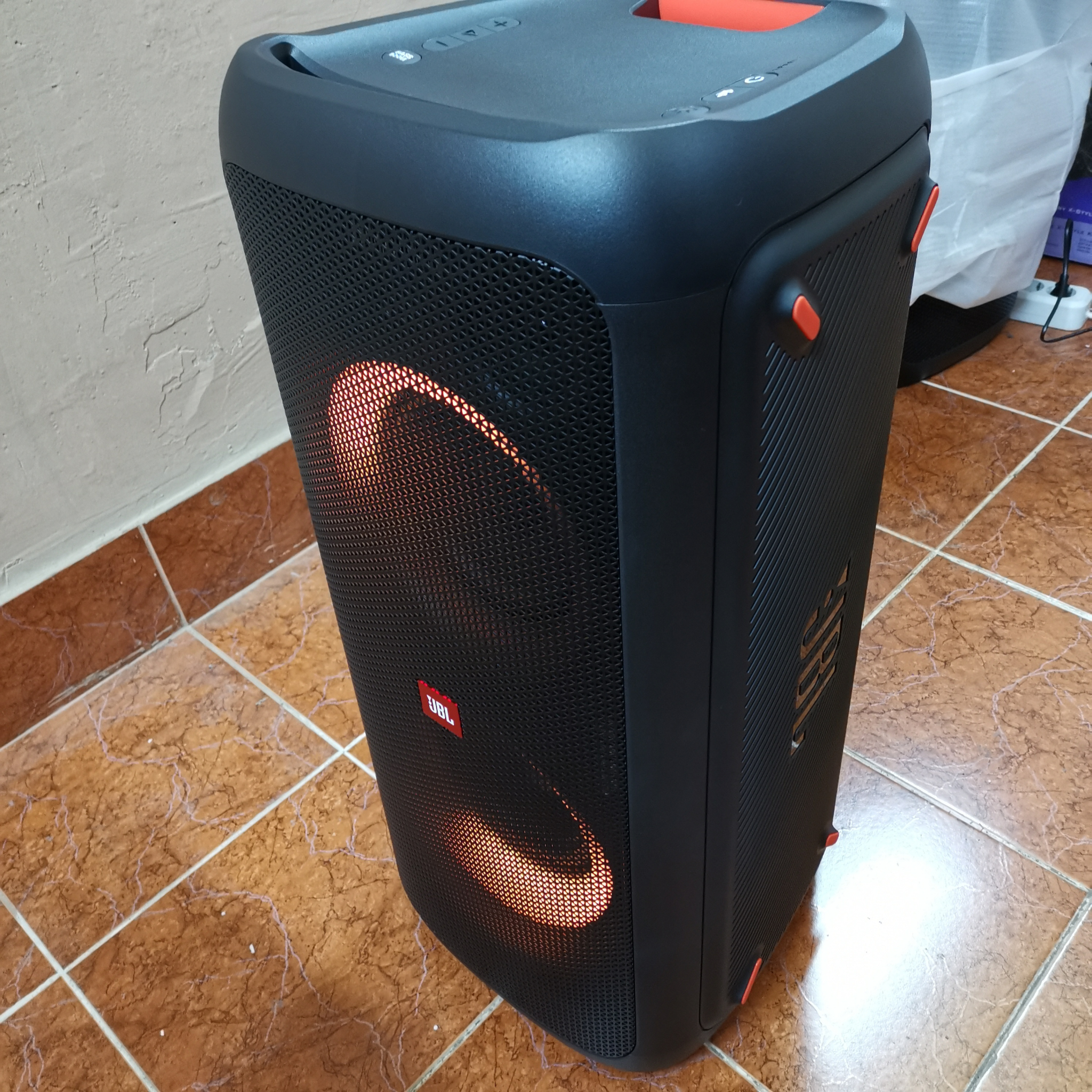 Колонка 300. JBL PARTYBOX 300. Большая колонка JBL PARTYBOX 300. JBL PARTYBOX 350. JBL PARTYBOX 300 характеристики.