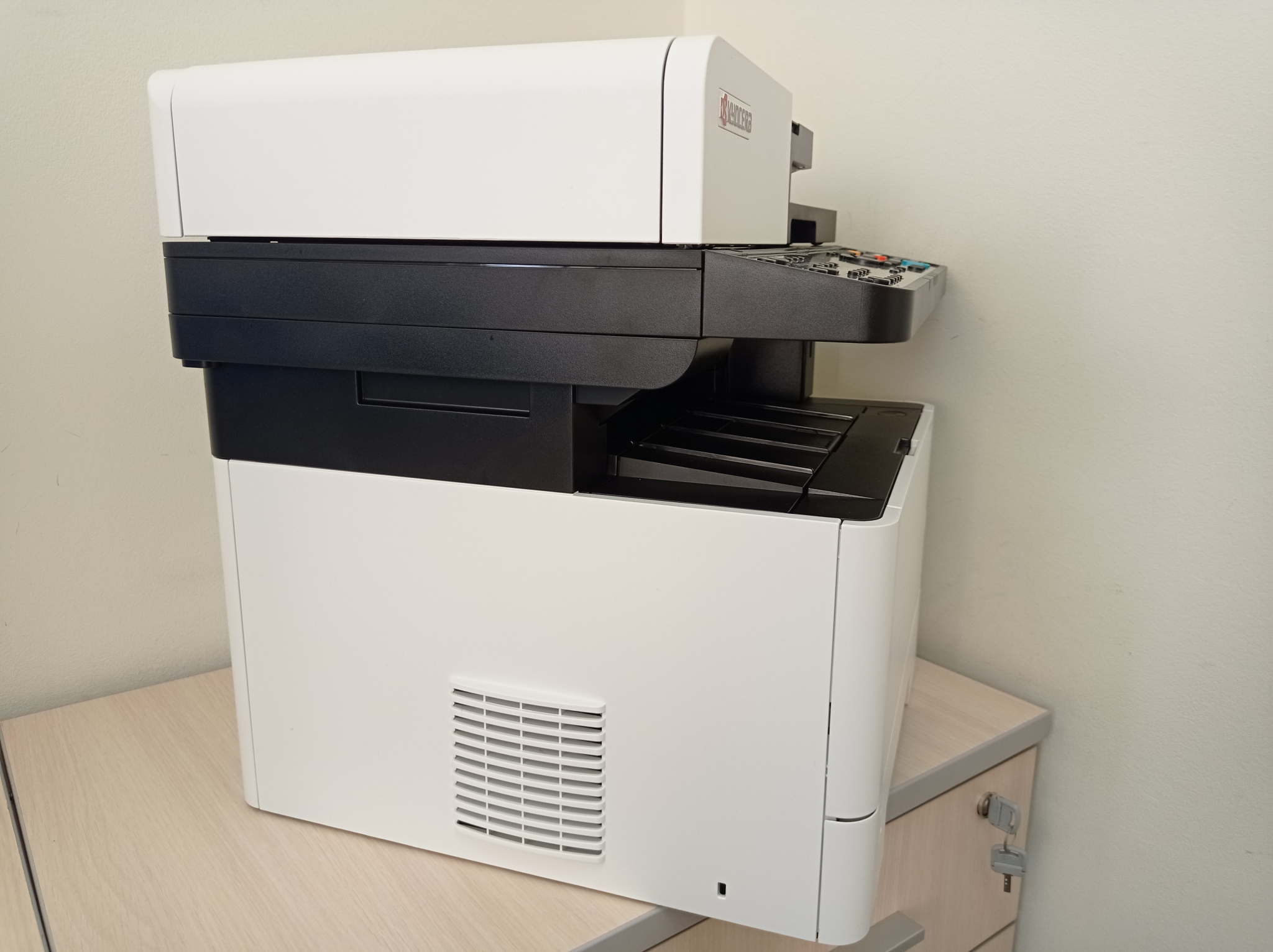 Ecosys m2540dn. Kyocera m2540. МФУ Kyocera m2540dn. МФУ куосера 2540.