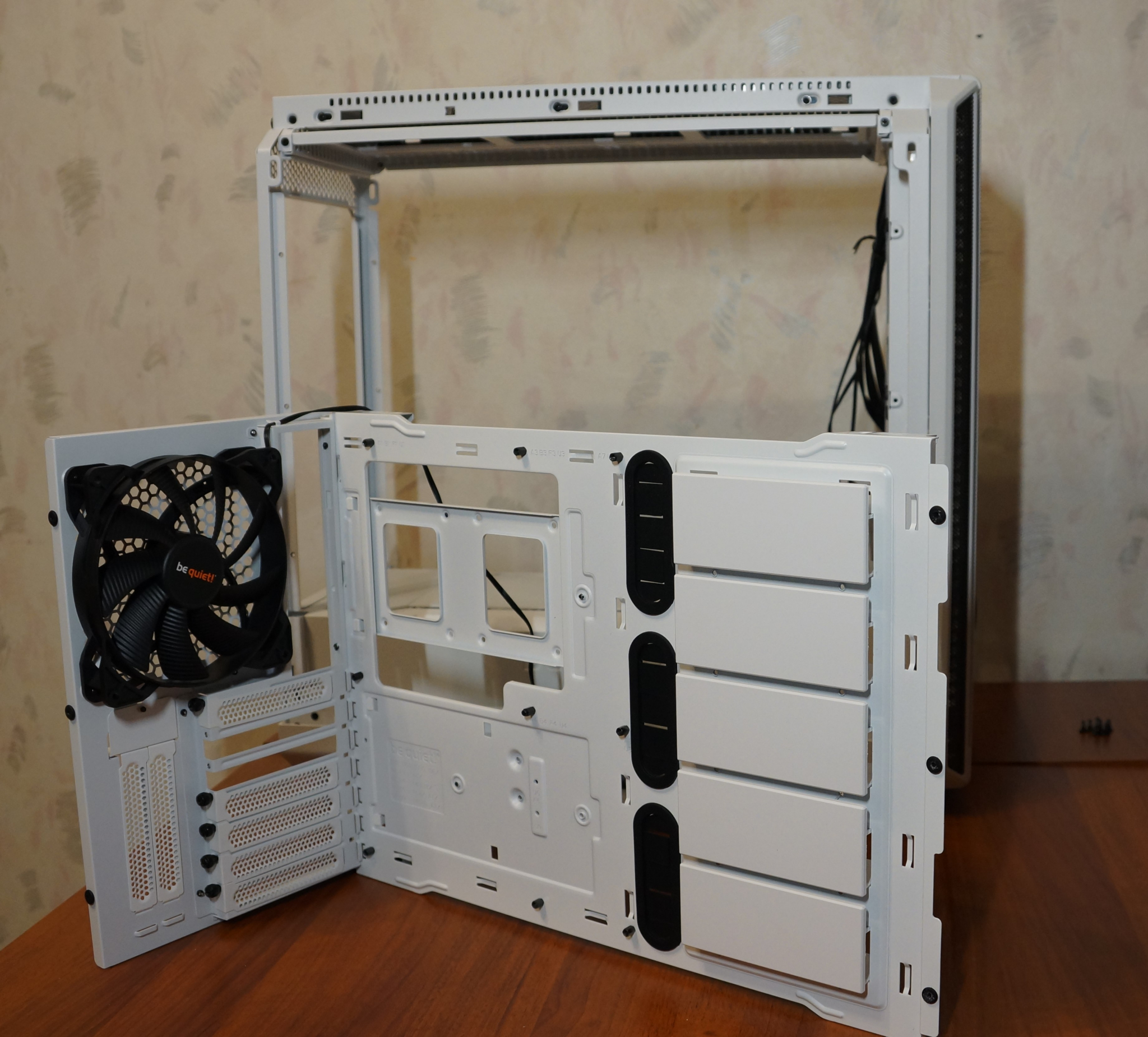 Корпус be quiet silent base 802 window. Be quiet! Silent Base 802 Window White. Be quiet! Silent Base 802 White дверца. Silent Base 802 build. Silent Base 802 Vertical Mount GPU.