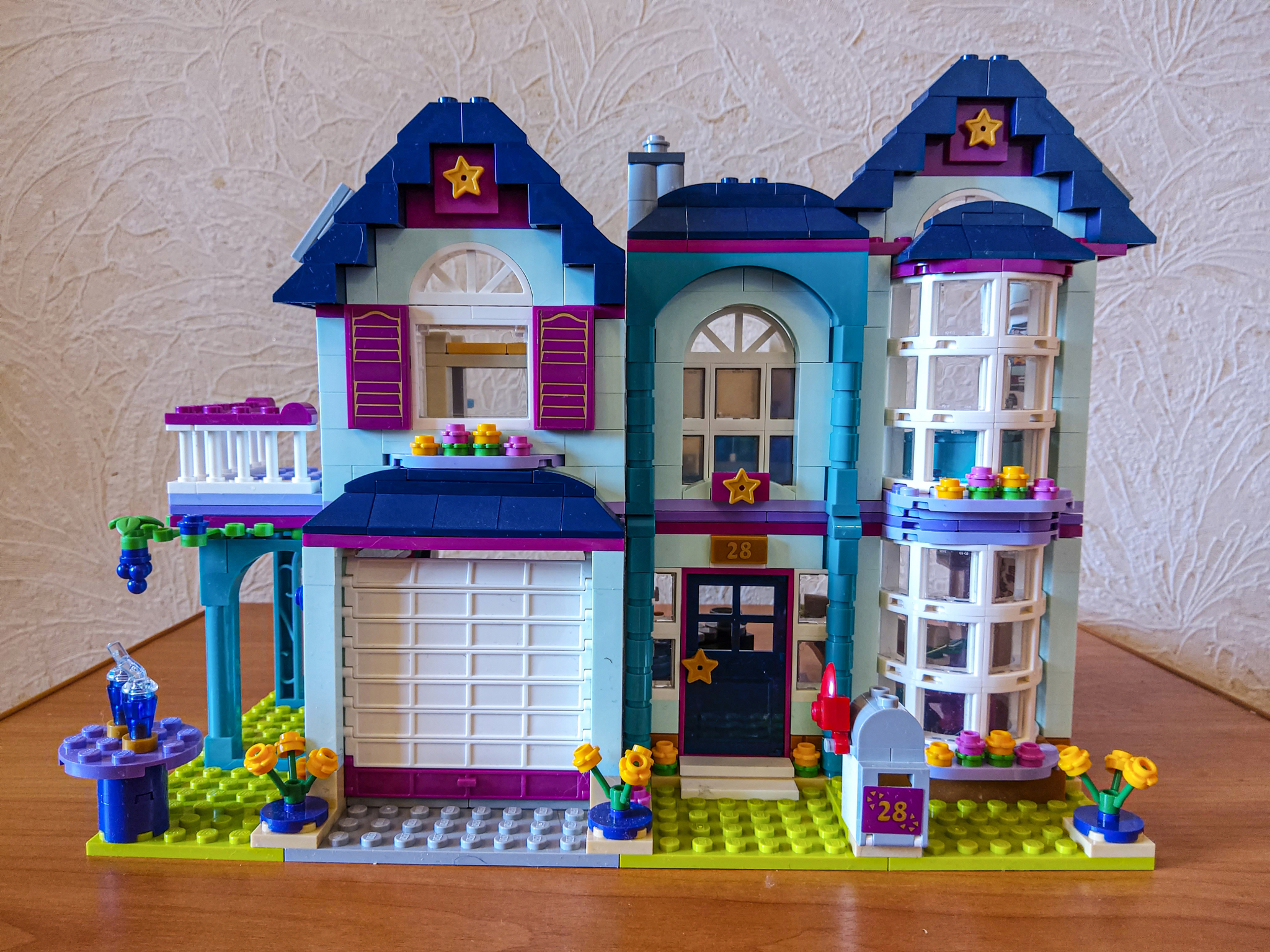 Купить Конструктор LEGO Friends Дом Дружбы — выгодная цена!