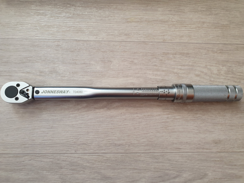 Обзор на Ключ динамометрический Jonnesway T04080 3/8"DR, 19-110 Нм