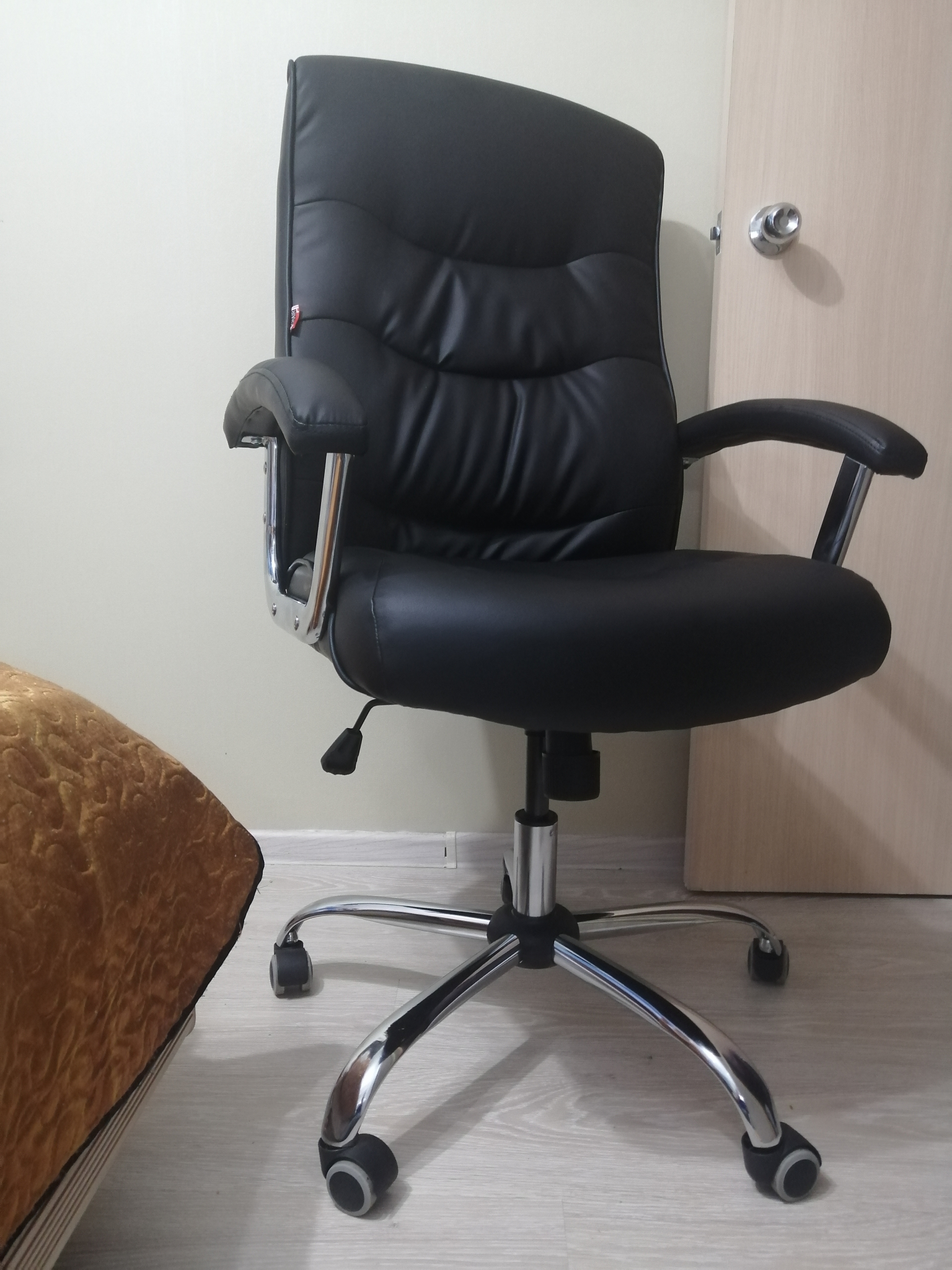 Кресло для руководителя easy chair 550 tr