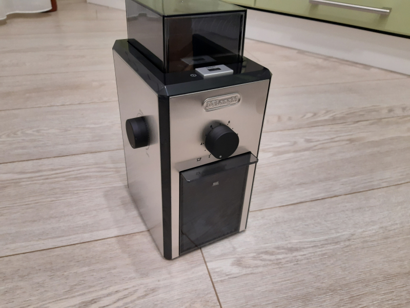 Delonghi жернова. Delonghi kg 89. жерновая delonghi kg89. delonghi kg 79. кофемолка delonghi kg 89 регулировка.