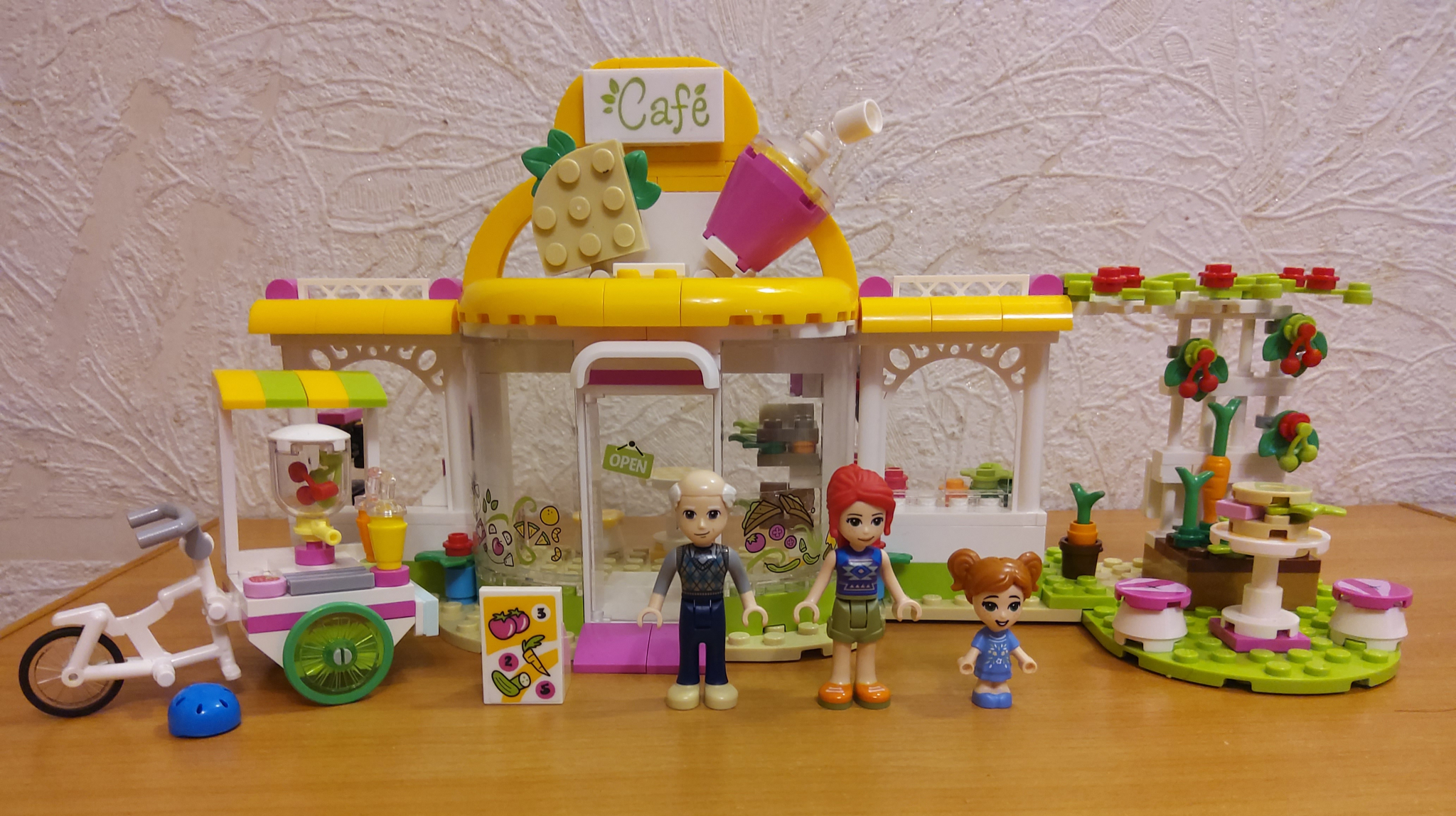 Сертификаты на Конструктор Lego Friends Кафе в парке Хартлейк Сити, 41426