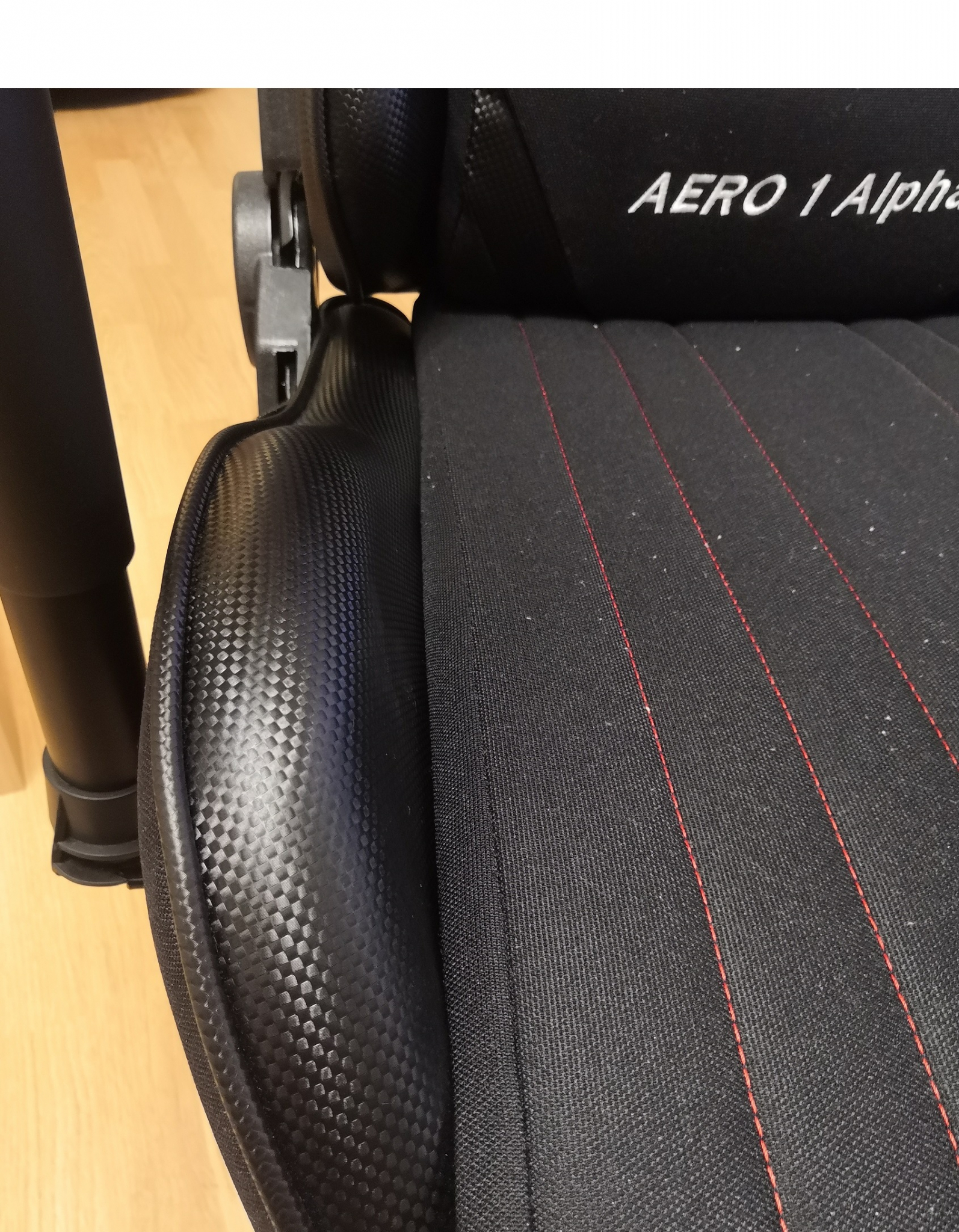 Кресло игровое aerocool aero 1 alpha red красный