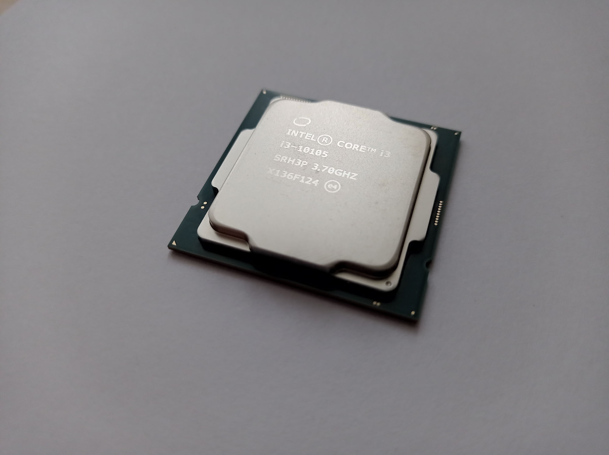 Процессор i3 10105f oem. Процессор Intel Core i3-10105 OEM. Intel Core i3 10105f сокет. Процессор Intel Core i3-10105 Box. I3 - 10105 OEM.