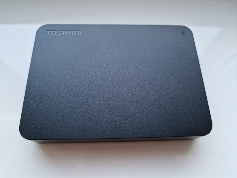 Toshiba canvio basics черный