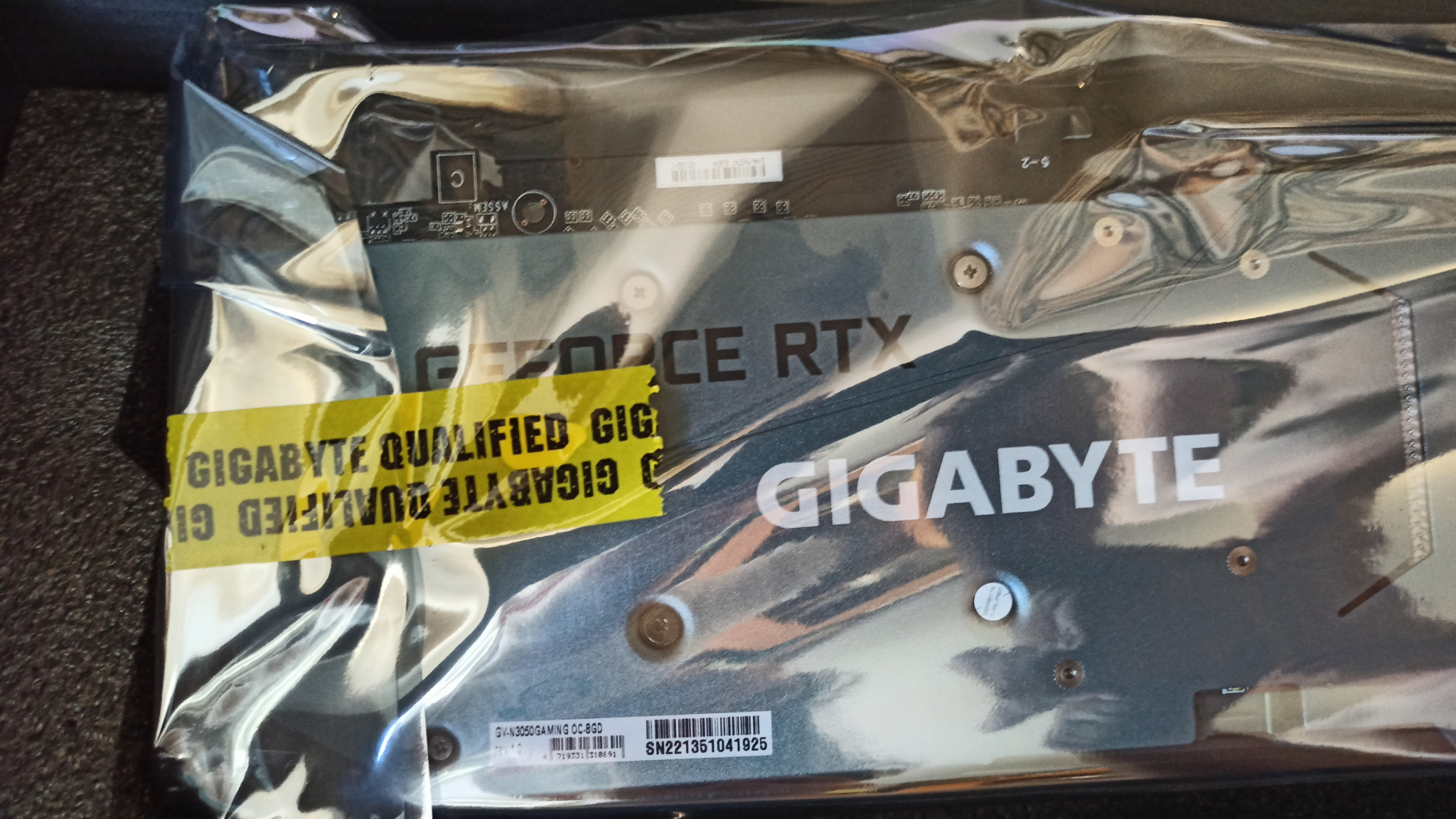 Видеокарта GIGABYTE NVIDIA GeForce RTX 3050 GV-N3050GAMING OC-8GD