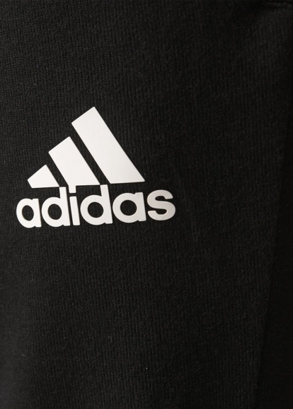 Adidas бренд