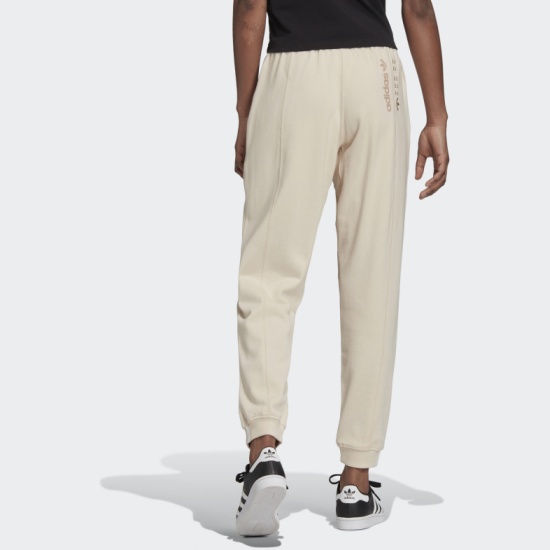 Брюки ADIDAS REGULAR JOGGER женские, цвет бежевый, размер 28 — купить в  интернет-магазине ОНЛАЙН ТРЕЙД.РУ