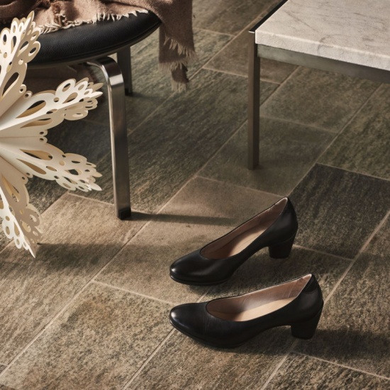 Ecco 230203 store