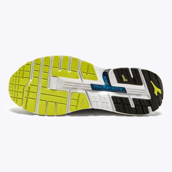 Diadora mythos blushield discount 2