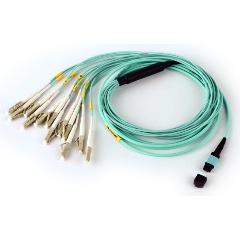Изображение товара Оптический кабель MPO-12LC 70 м OM3 LSZH для высокоскоростных систем связи