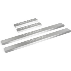 Изображение товара Накладки на пороги AutoMax для Volkswagen Tiguan II поколение (2016-2020 2020-н.в.), нерж. сталь, с надписью, 4 шт.