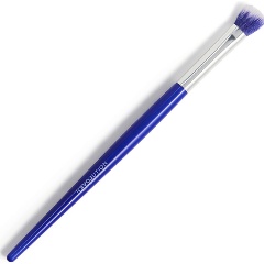 Изображение товара Кисть для растушевки теней RELOVE REVOLUTION 6518529 - мягкая и пушистая