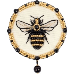 Изображение товара Набор для вышивания KLART 10-506 Брошь Пчела — эффектный аксессуар своими руками