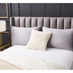 Изображение товара Декоративная наволочка Sofi de Marko Антуан 45x45 молоко гипоаллергенная вискоза