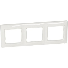 Изображение товара Рамка Legrand Valena 3 поста горизонтальный монтаж, белый (DIY-упаковка), 694242