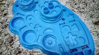 igrovoy_nabor_hasbro_play_doh_fabrika_pirozhnykh_1501865497_1.jpg