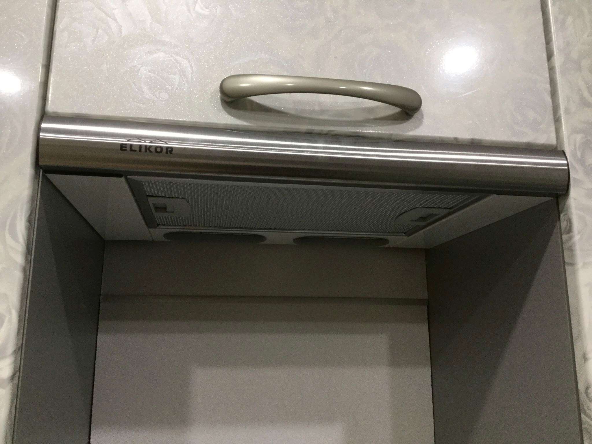 установка вытяжки слайдер в шкаф