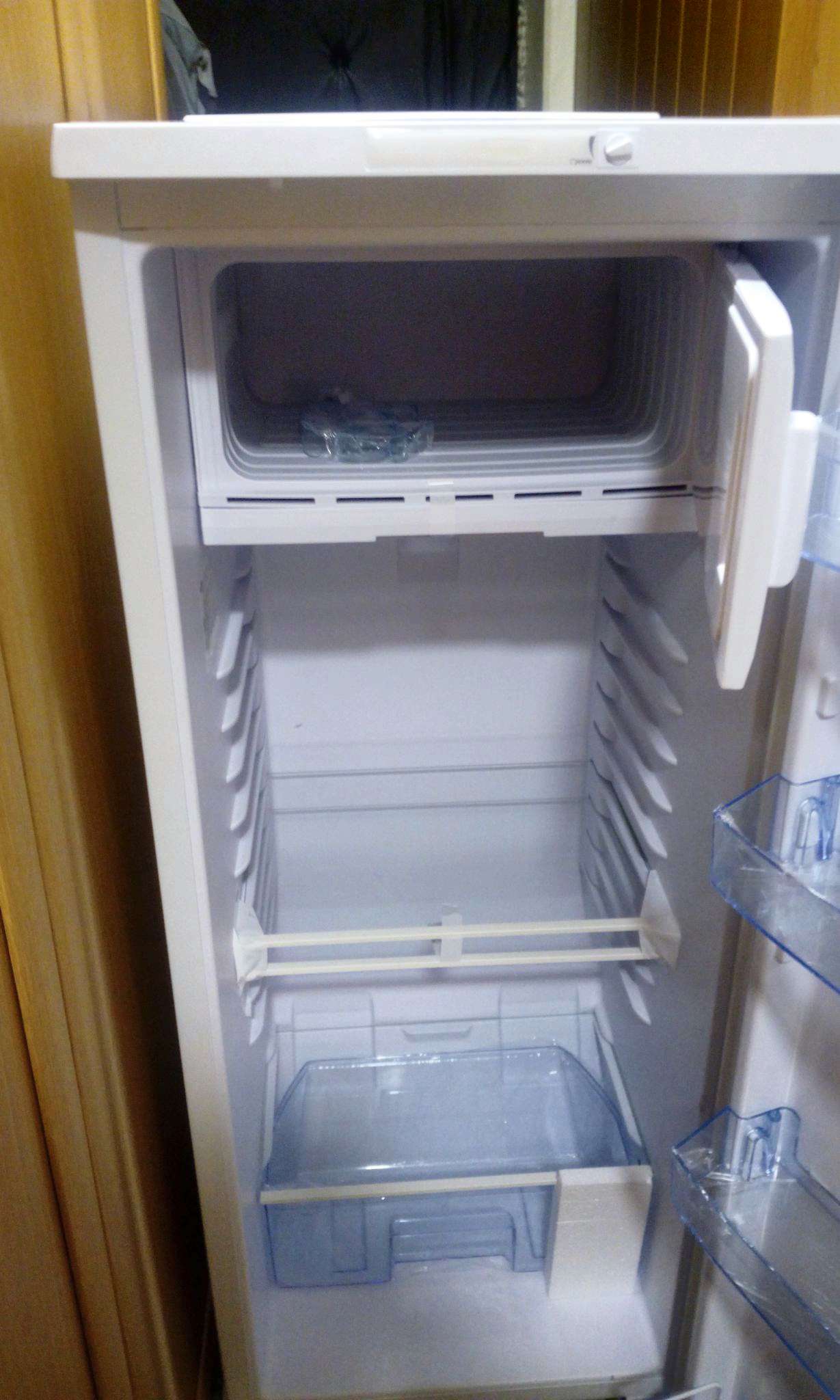 Холодильник бирюса 110 купить. Холодильник Бирюса 110 белый однокамерный. Однокамерный холодильник Бирюса 110. Холодильник Бирюса r110ca White. Холодильник Бирюса 110, белый.