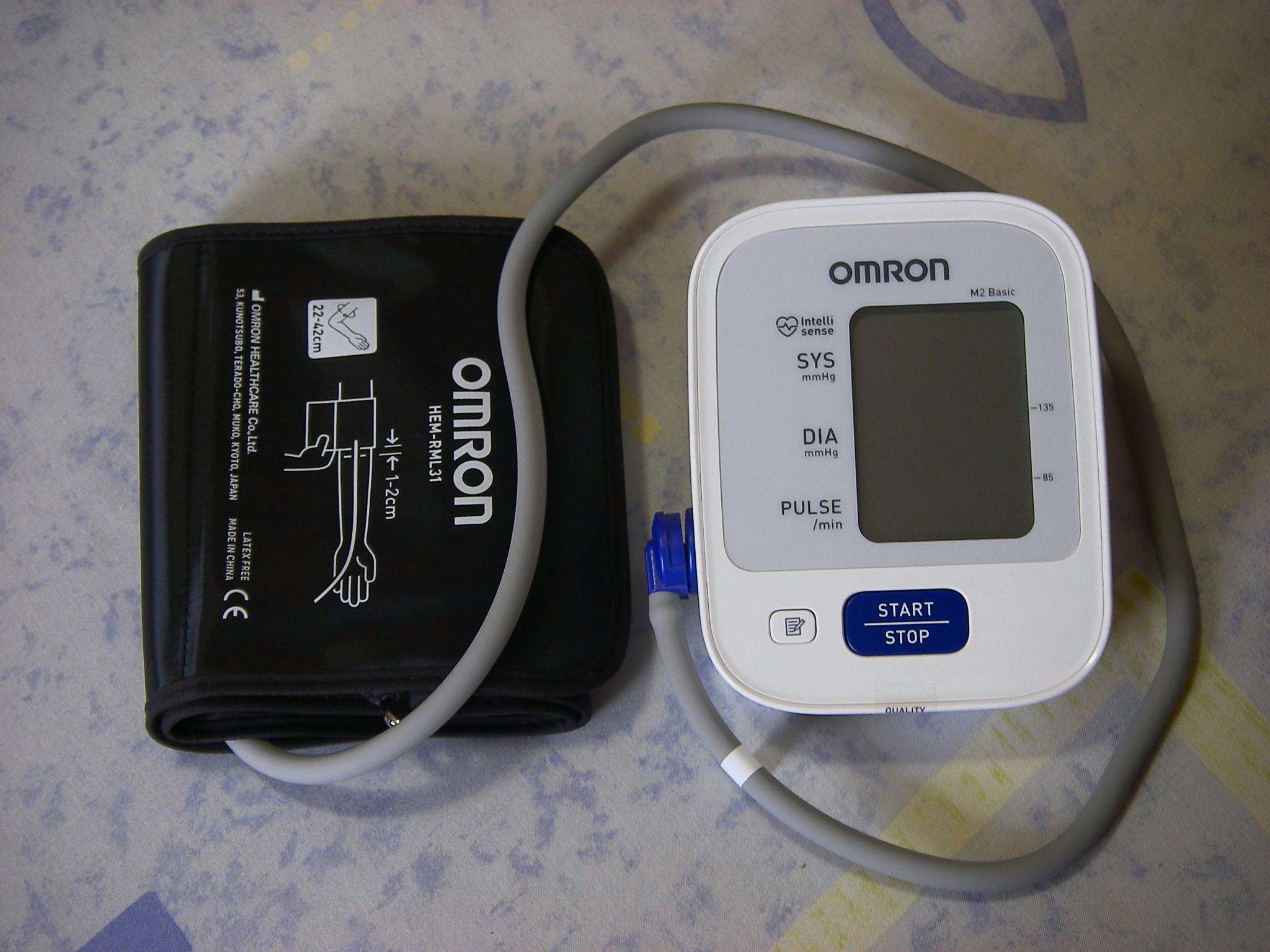 Omron basic 7121. Тонометр Omron m2 Basic + адаптер + универсальная манжета (hem-7121-ALRU). M2 Basic hem-7121-ALRU. Омрон м2 Basic hem-7121-ALRU. Тонометр автомат Омрон m2 Бейсик адаптер.