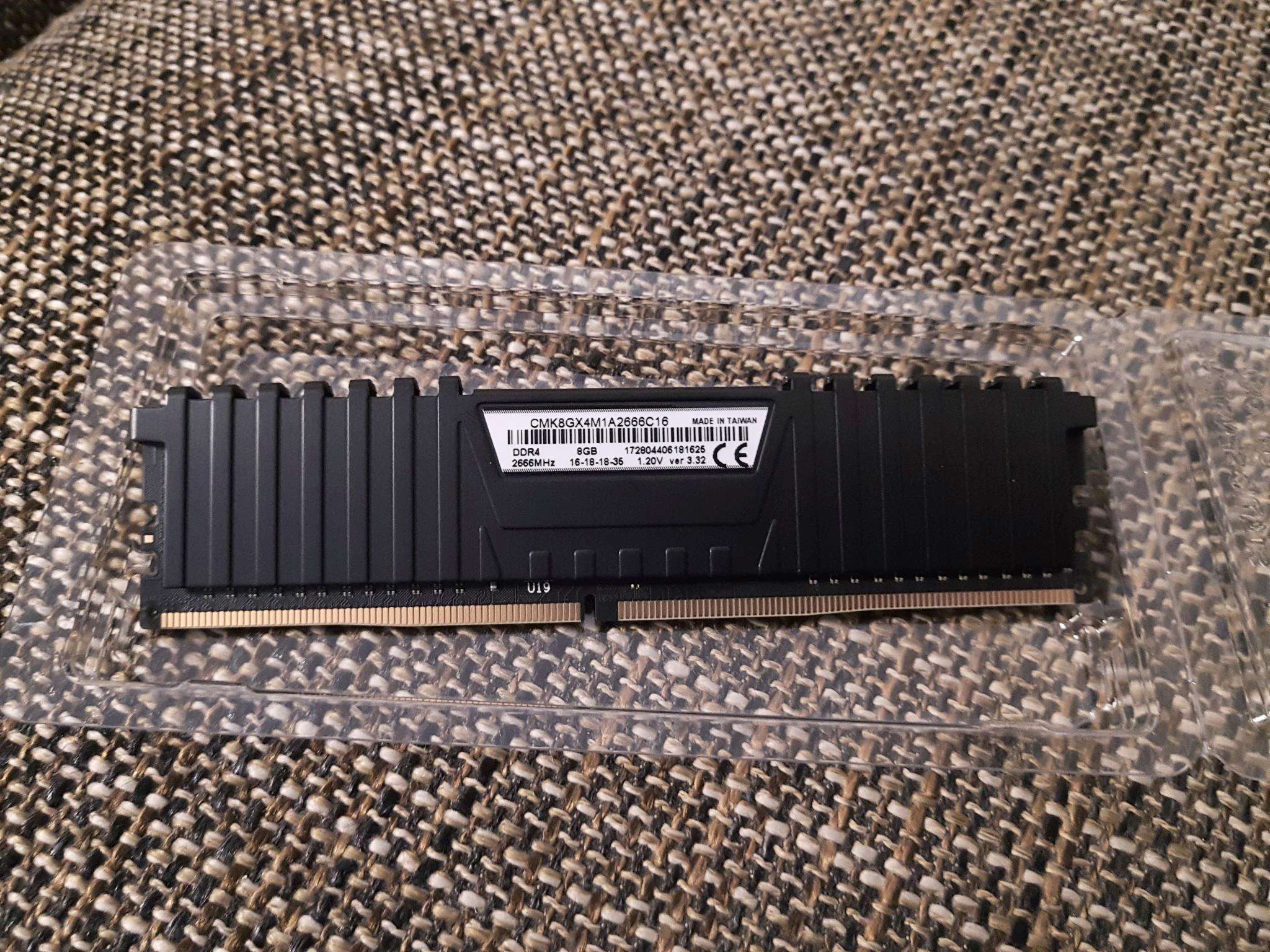 Cmk8gx4m1a2666c16 ddr4 corsair 8 gb. Оперативная память corsair ddr4 8gb 2666mhz pc-21300 cmv8gx4m1a2666c18. Corsair ddr4 2666 мгц. Corsair vengeance 4gb ddr4 красная. Corsair ddr4 2666 мгц.