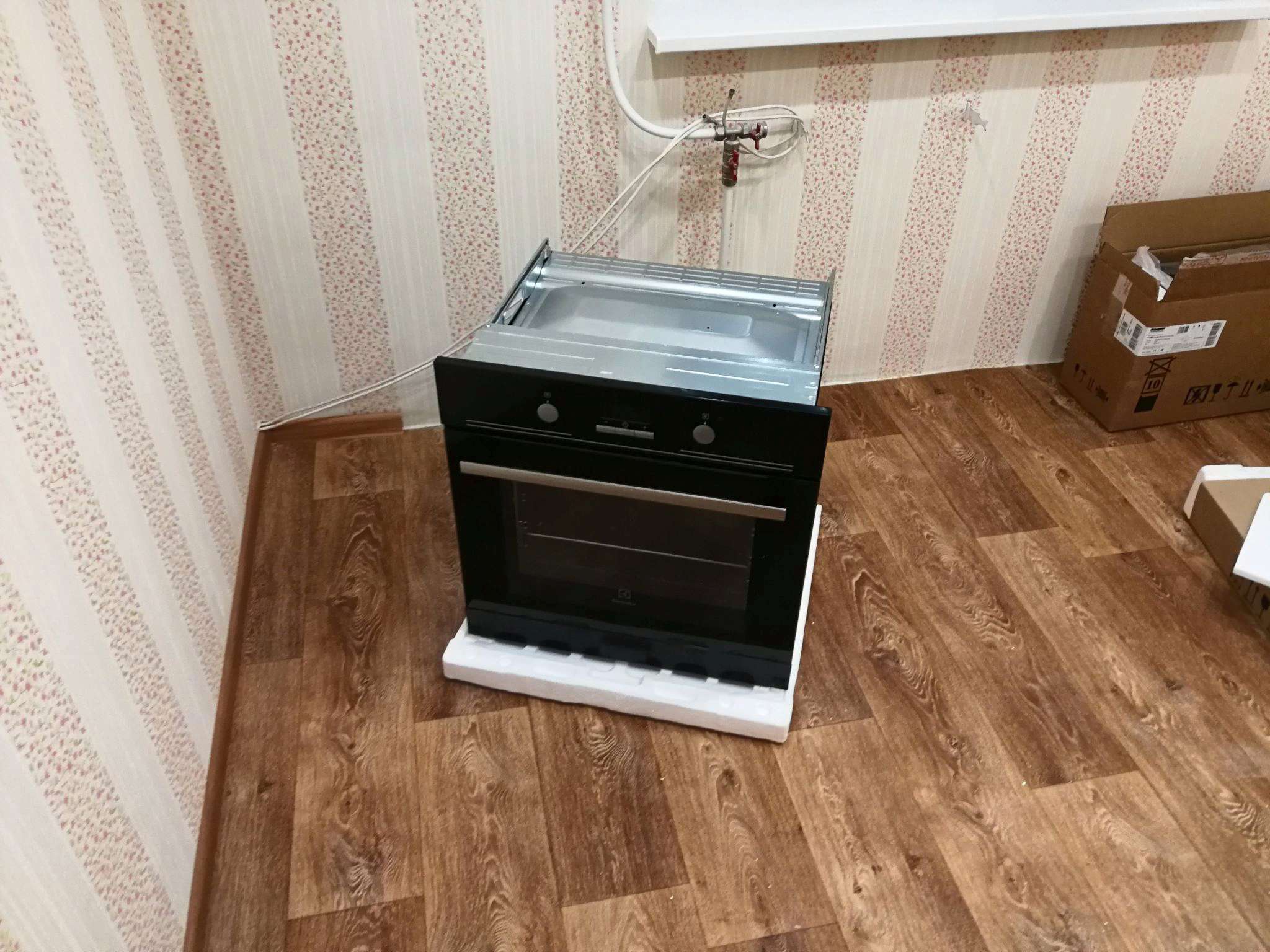 Духовой шкаф electrolux ezb 52410 ak