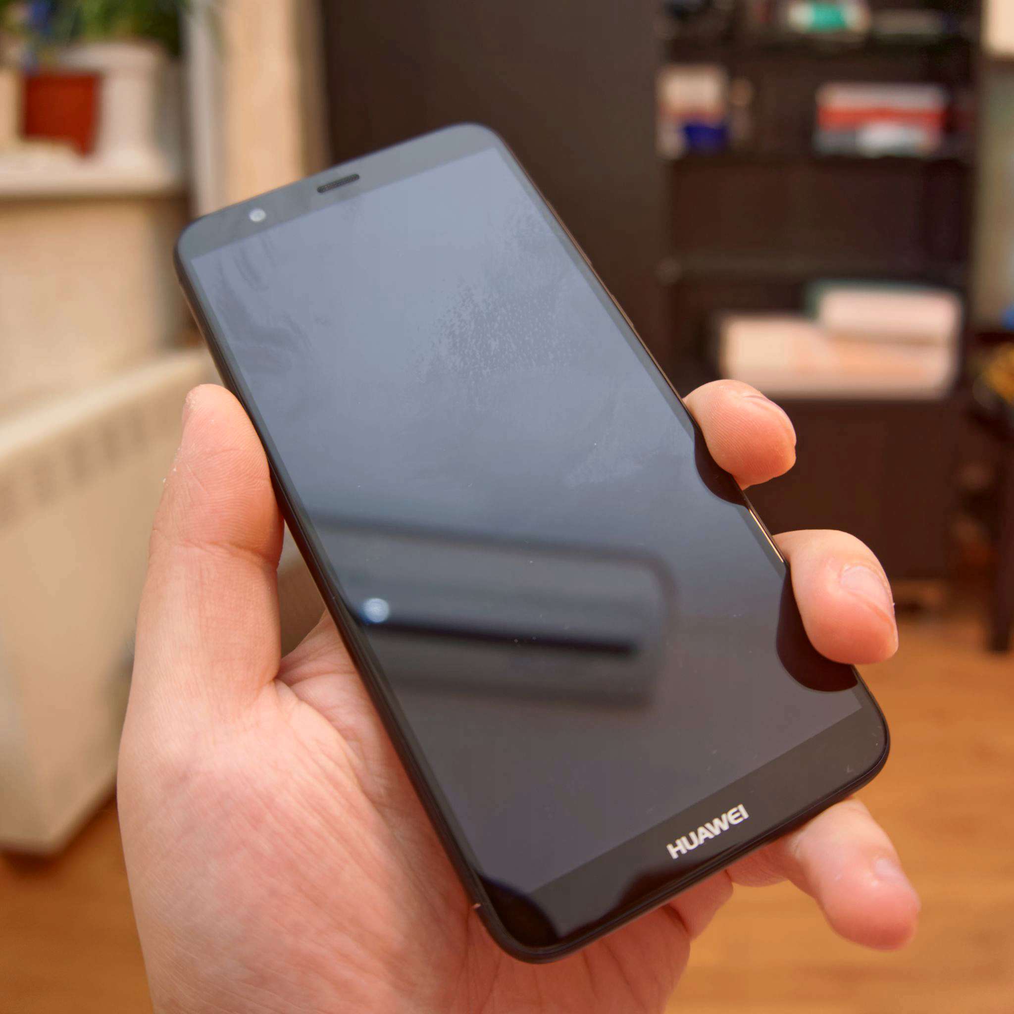 Смартфон Huawei P smart 32GB Dual Sim Black 51092DPK — купить в  интернет-магазине ОНЛАЙН ТРЕЙД.РУ