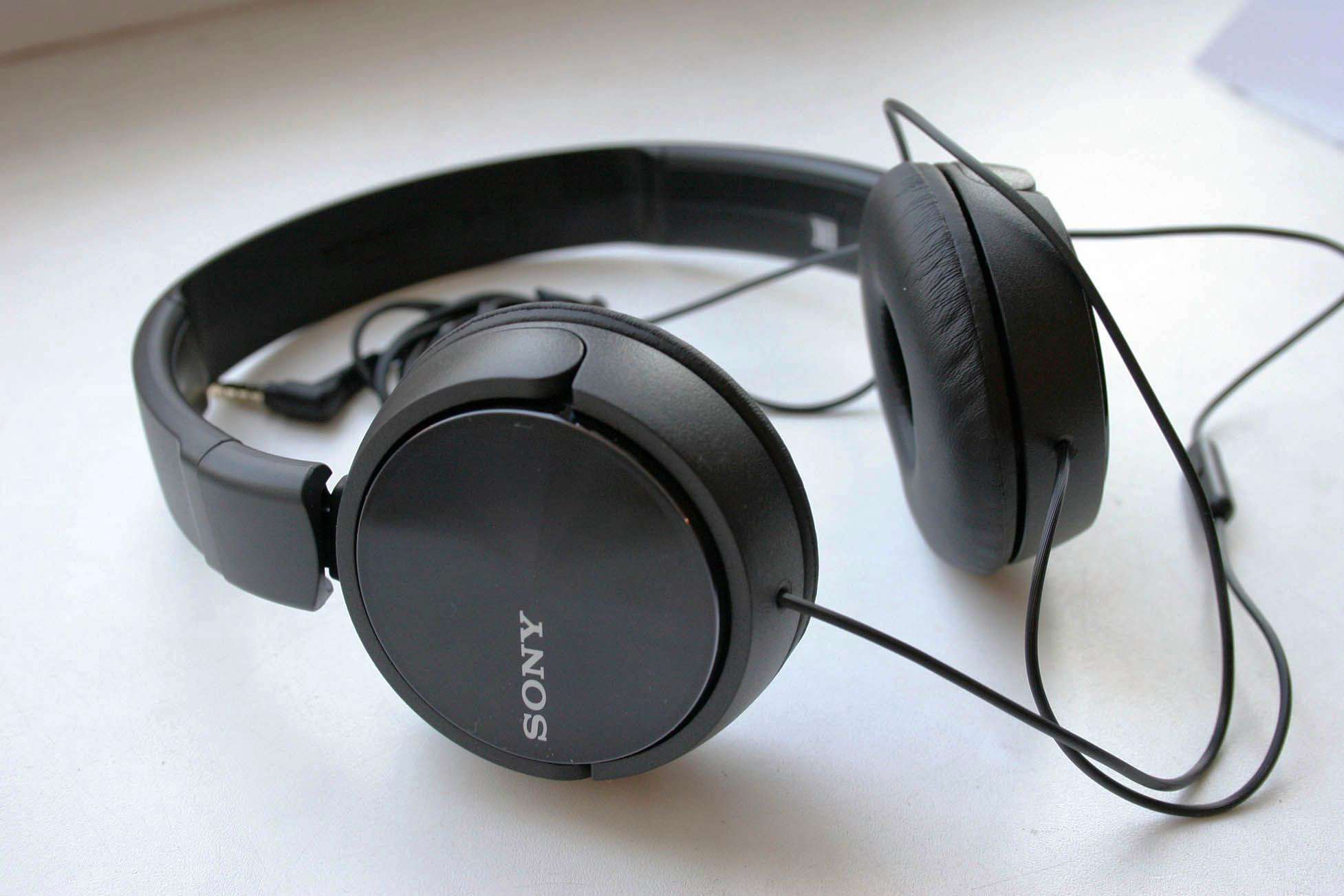 Наушники с микрофоном Sony MDR-ZX310AP черный — купить в интернет ...