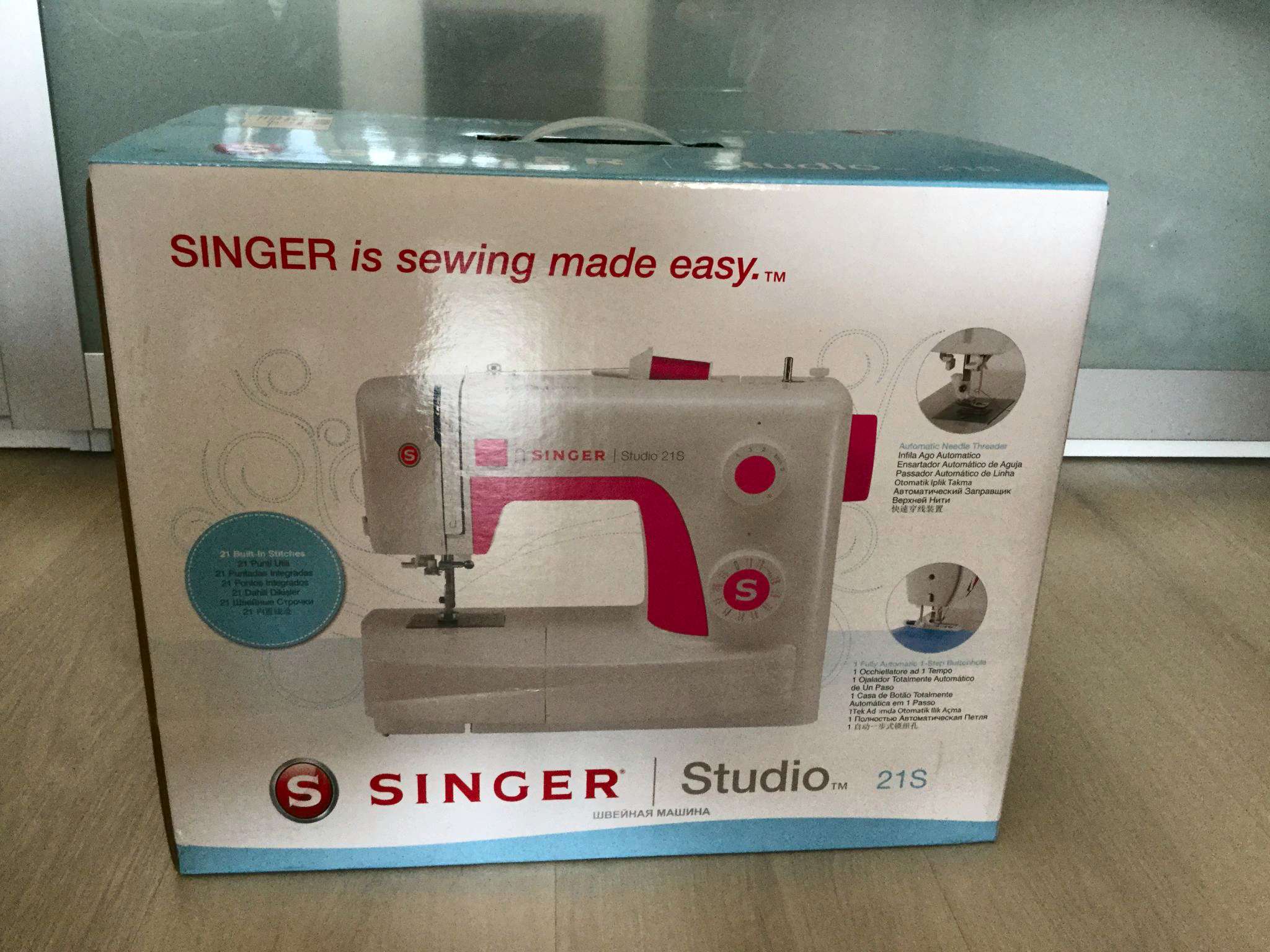 Singer studio. Singer Studio 21s. Швейная машина Singer Studio 21s. Швейная машинка Зингер студио 21 s. Singer Studio 12.