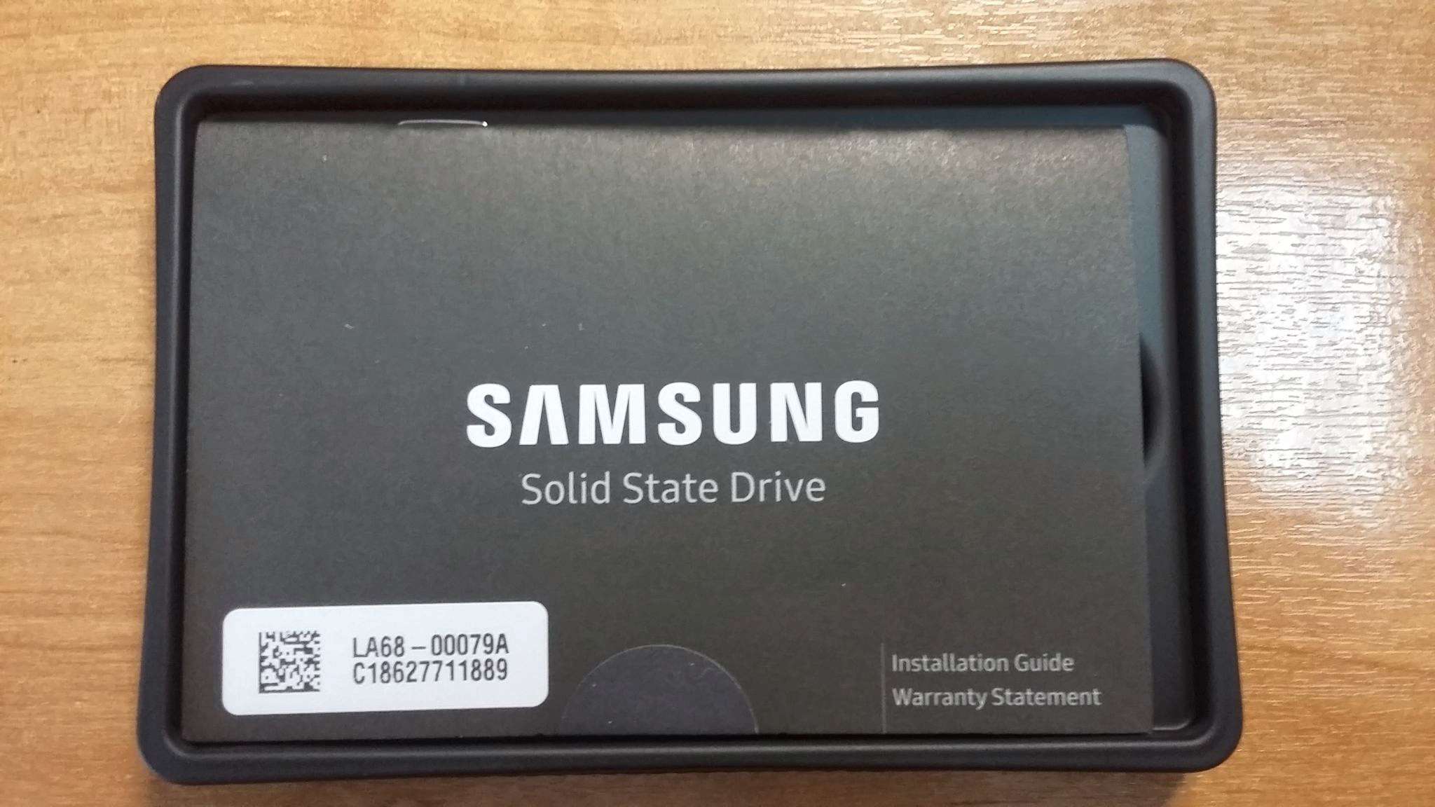 Телефон самсунг 256гб цена. SSD Samsung Samsung 860 Pro. Samsung SSD 860 Pro 256gb. SSD Samsung 860 Pro MZ 76p256bw. SSD накопители Samsung 860 Pro.