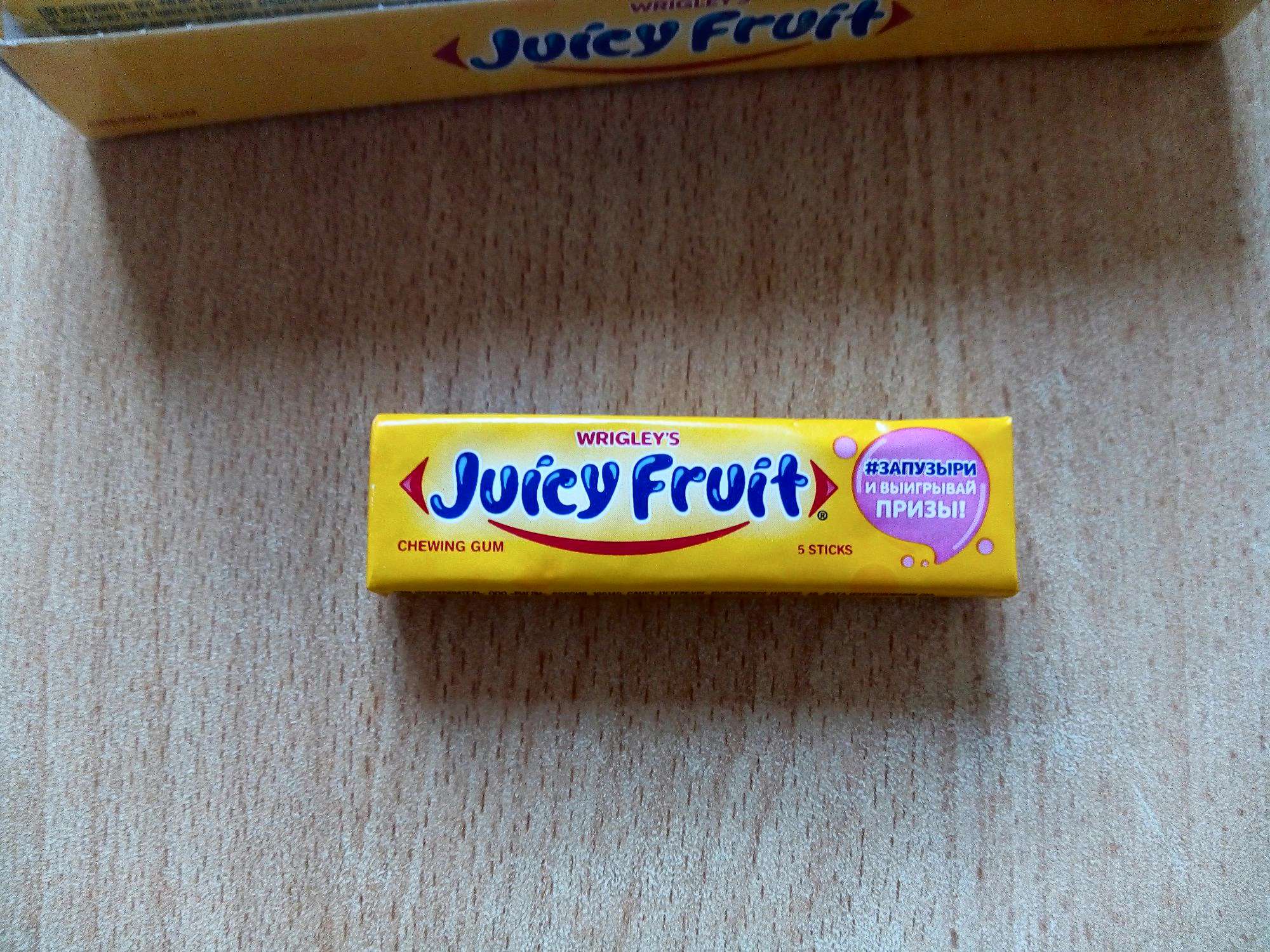Жевательные пластинки Juicy Fruit с ароматом фруктов, 20 пачек по 13 гр. 