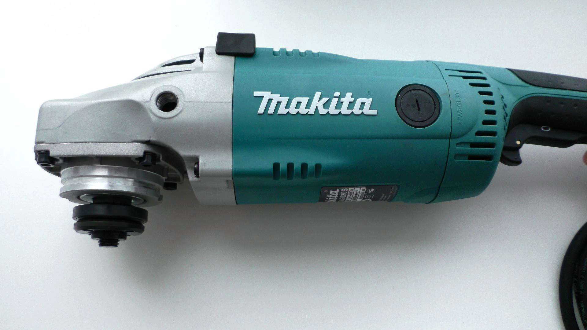 Углошлифовальная машина (болгарка) MAKITA GA9020SF — купить в интернет ...