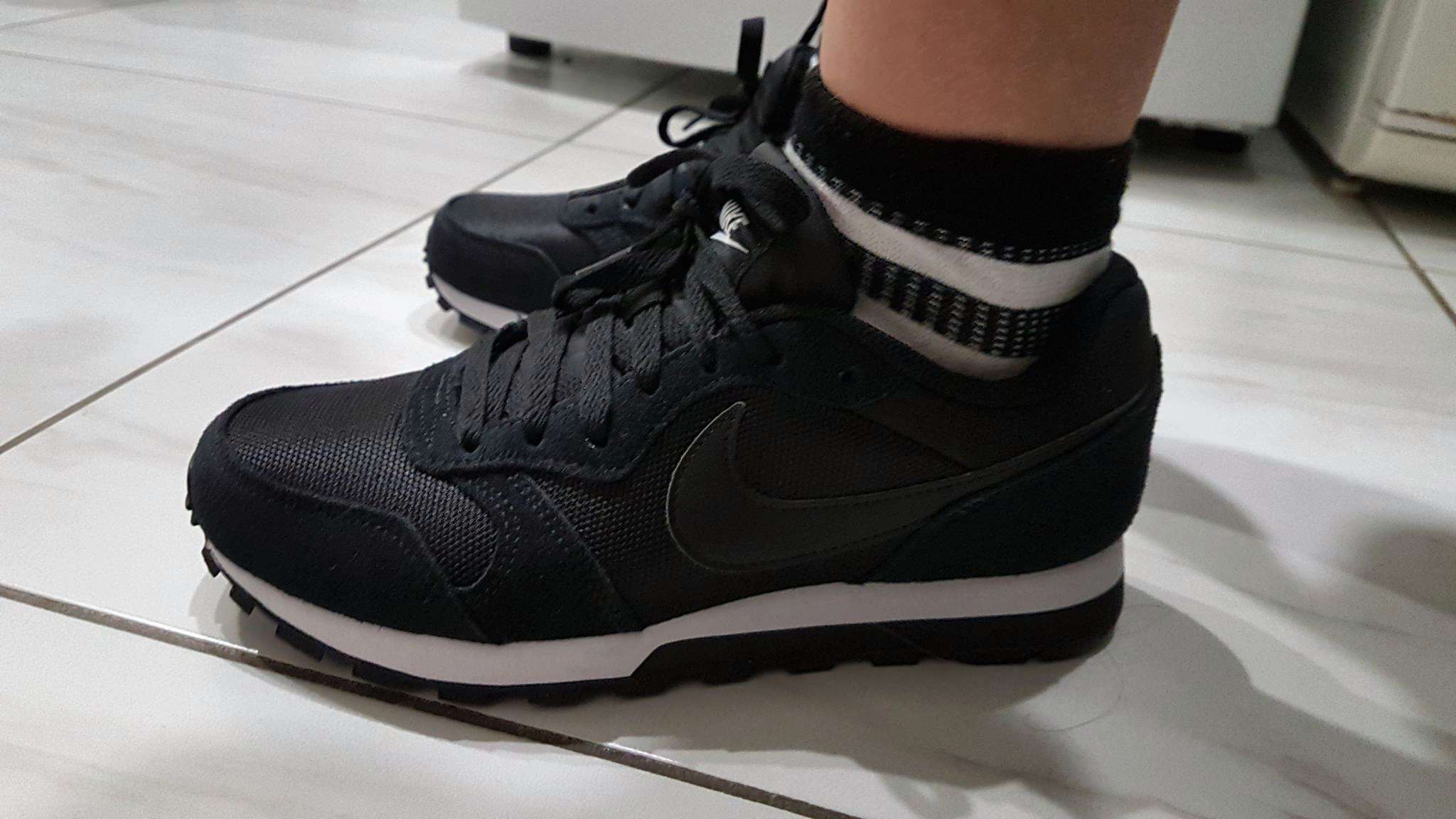 NIKE WMNS MD RUNNER 2 749869 001 37 749869 001 6 5